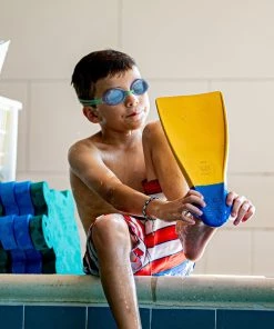 FINIS® Goggles & Caps Ripple Goggles | Youth Racing Goggles