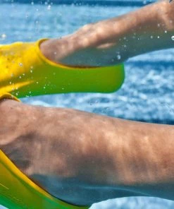FINIS® Zoomers® Gold | Short Blade Training Fins