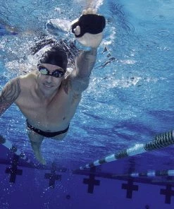 FINIS® Instinct Paddles | Strapless Sculling Paddles Technical